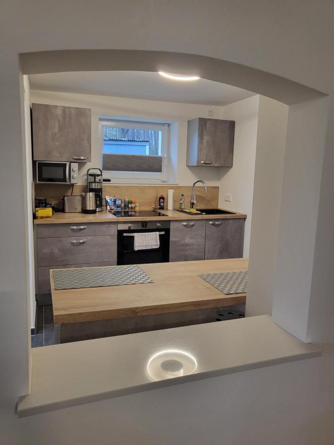 Apartment Souterrainwohnung Im Grünen
